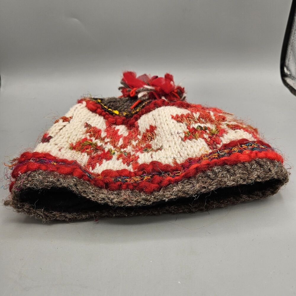 Hand Knit Wool & Recycled Silk Beanie Pom  Hat Fleece Lined Made in Nepal Red - Picture 4 of 6